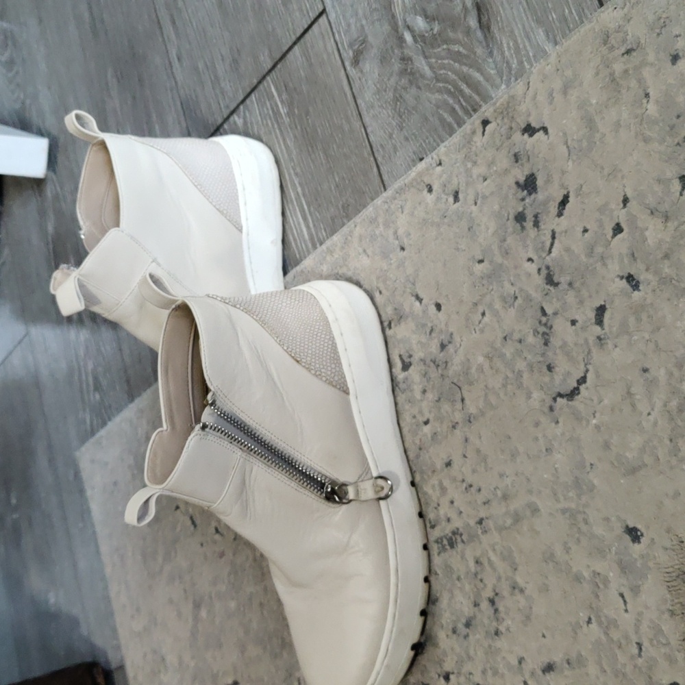 Vionic Brinkley boot